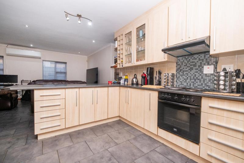 2 Bedroom Property for Sale in Protea Heights Western Cape